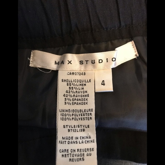 𝅺Max Studio Skirt - Picture 3 of 3